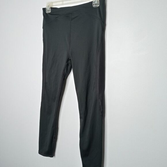 Fabletics black leggings  - Picture 3 of 7